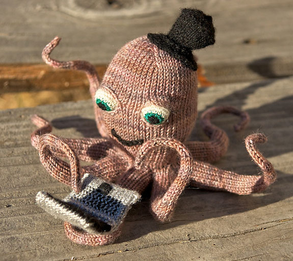 Octopus on a Laptop by burymewithmyneedles